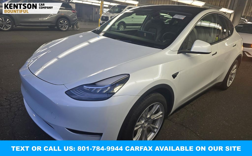 2023 Tesla Model Y Long Range's photo