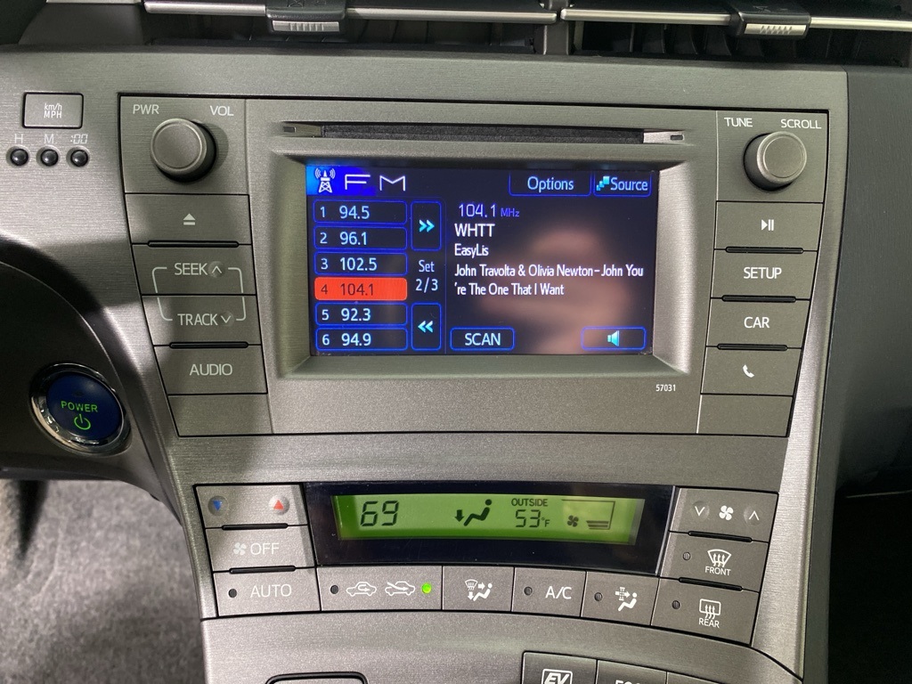 2013 Toyota Prius Two photo 3