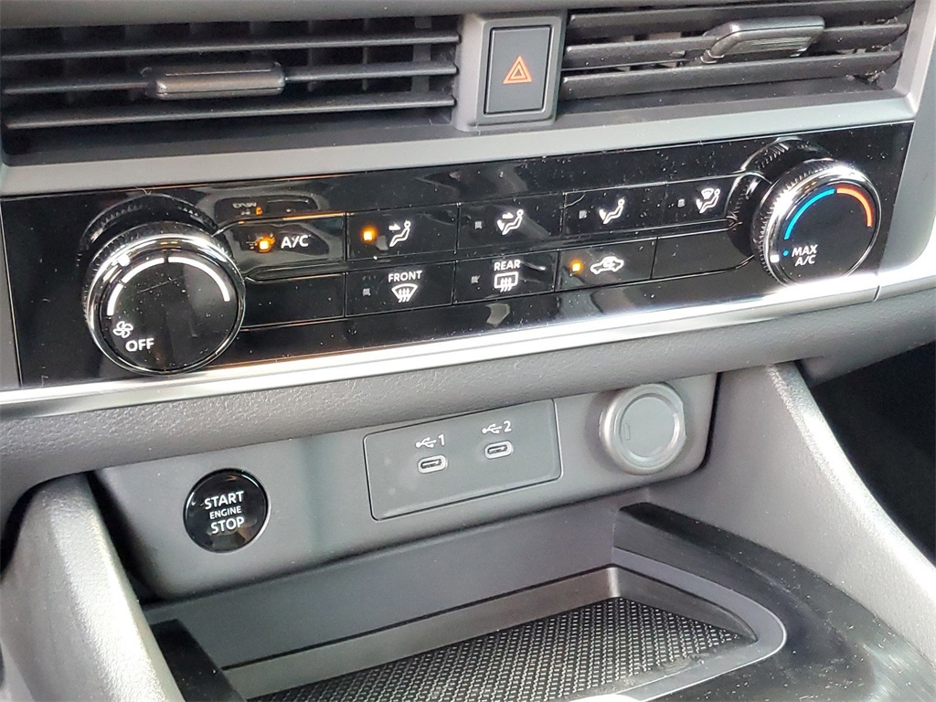 2025 Nissan Rogue S photo 29
