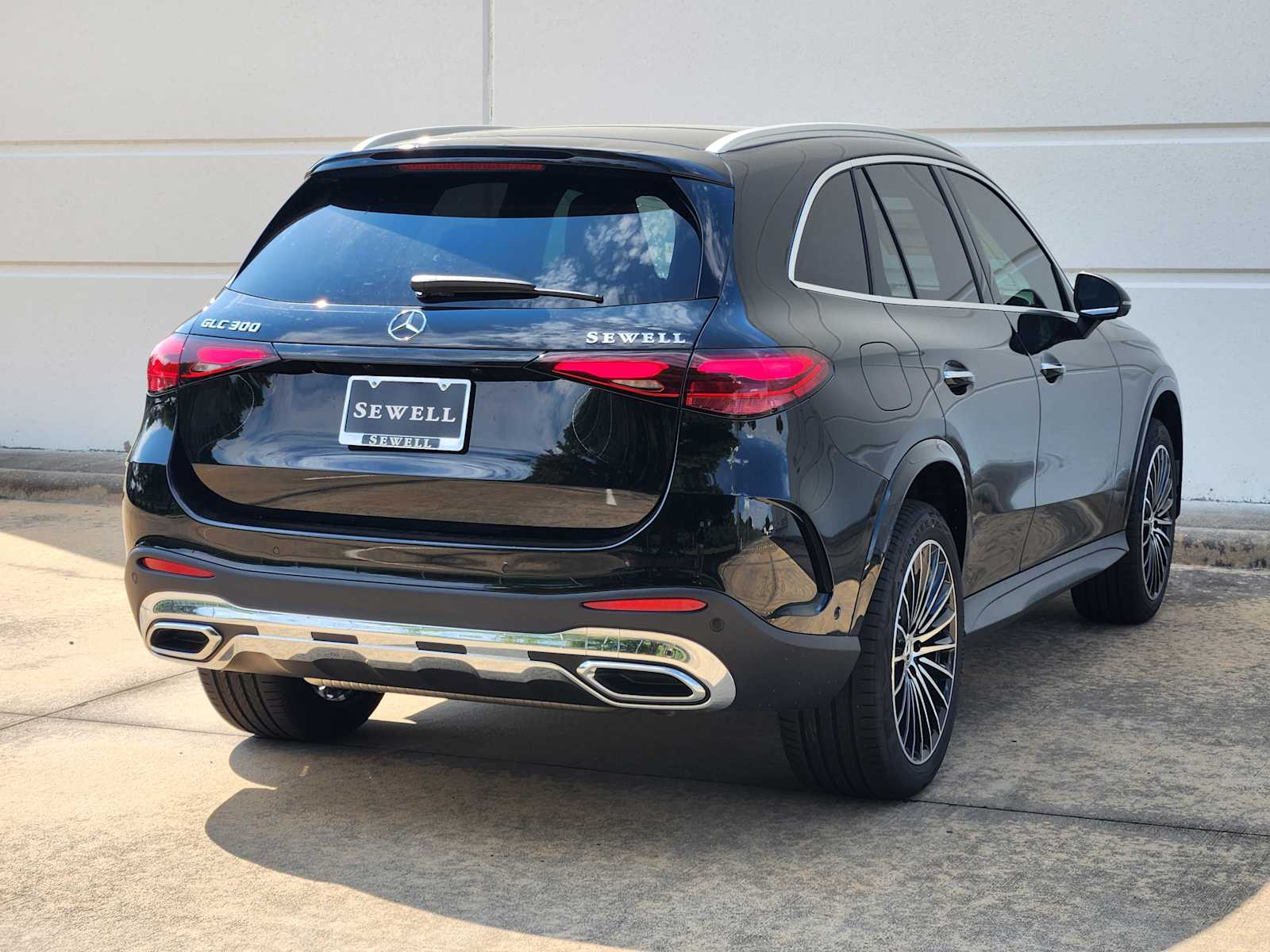 2026 Mercedes Benz GLC 300 photo 4