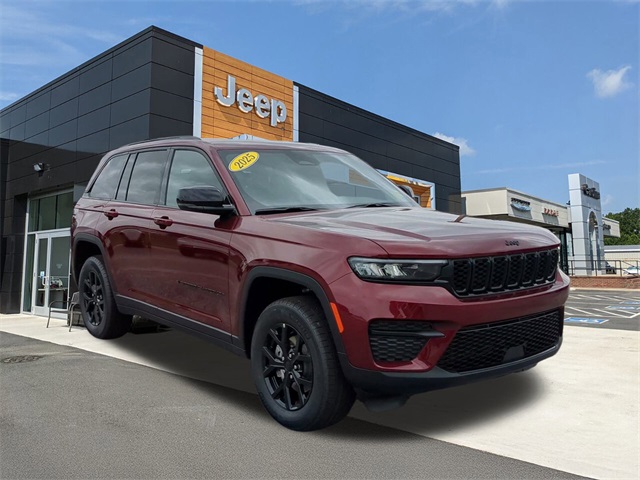 2025 Jeep Grand Cherokee Laredo photo 2