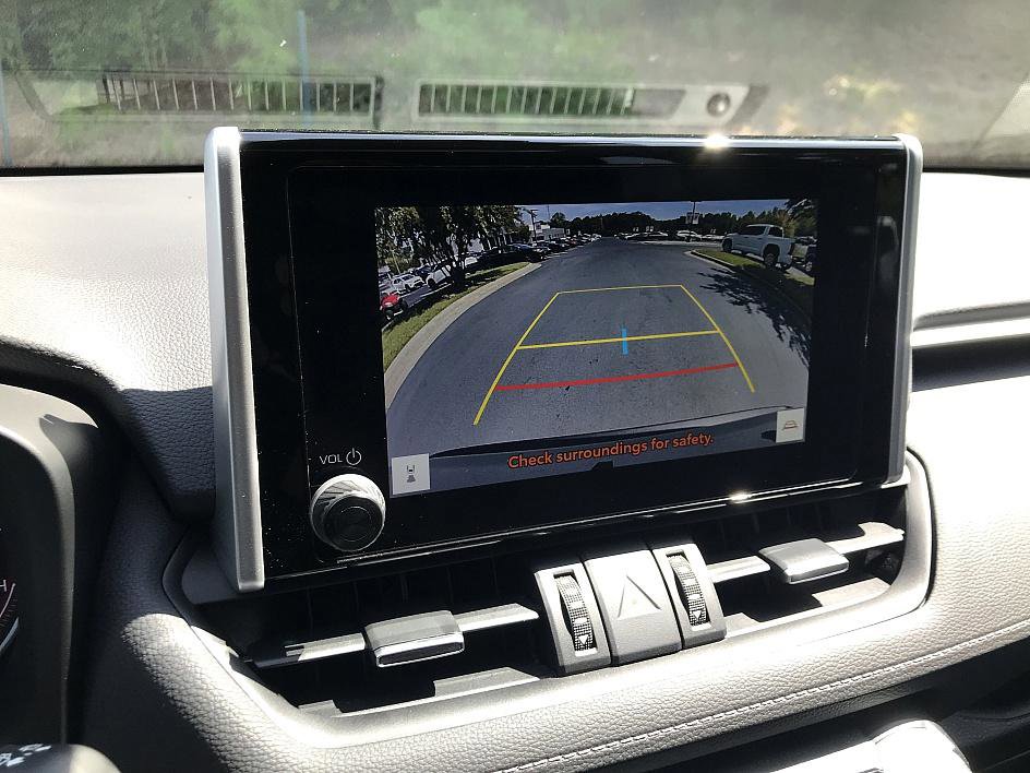 2023 Toyota RAV4 XLE Premium photo 21