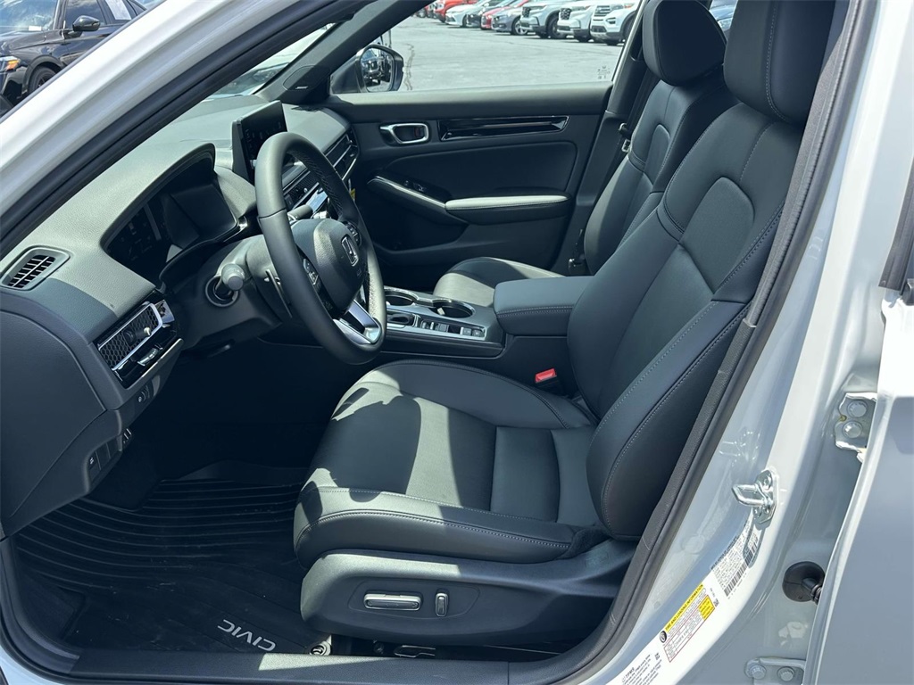 2025 Honda Civic Hybrid Sport Touring photo 4