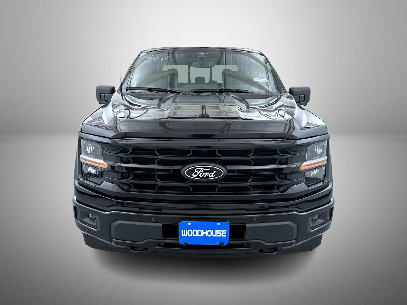 2025 Ford F-150 XLT photo 2