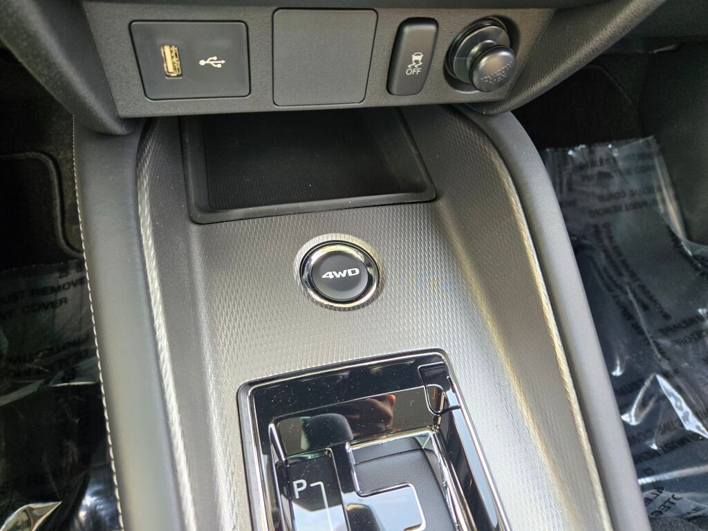 2025 Mitsubishi Outlander Sport ES photo 16