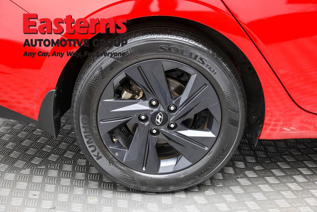 2022 Hyundai Elantra SEL Convenience photo 22