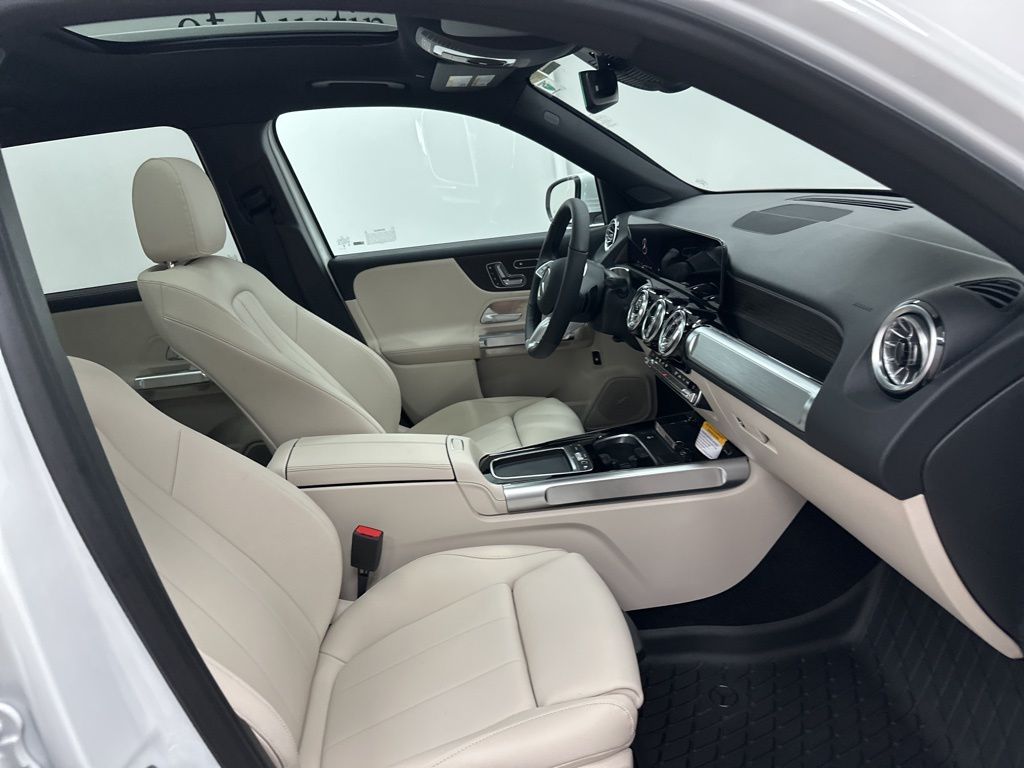 2026 Mercedes Benz GLB 250 4MATIC photo 24