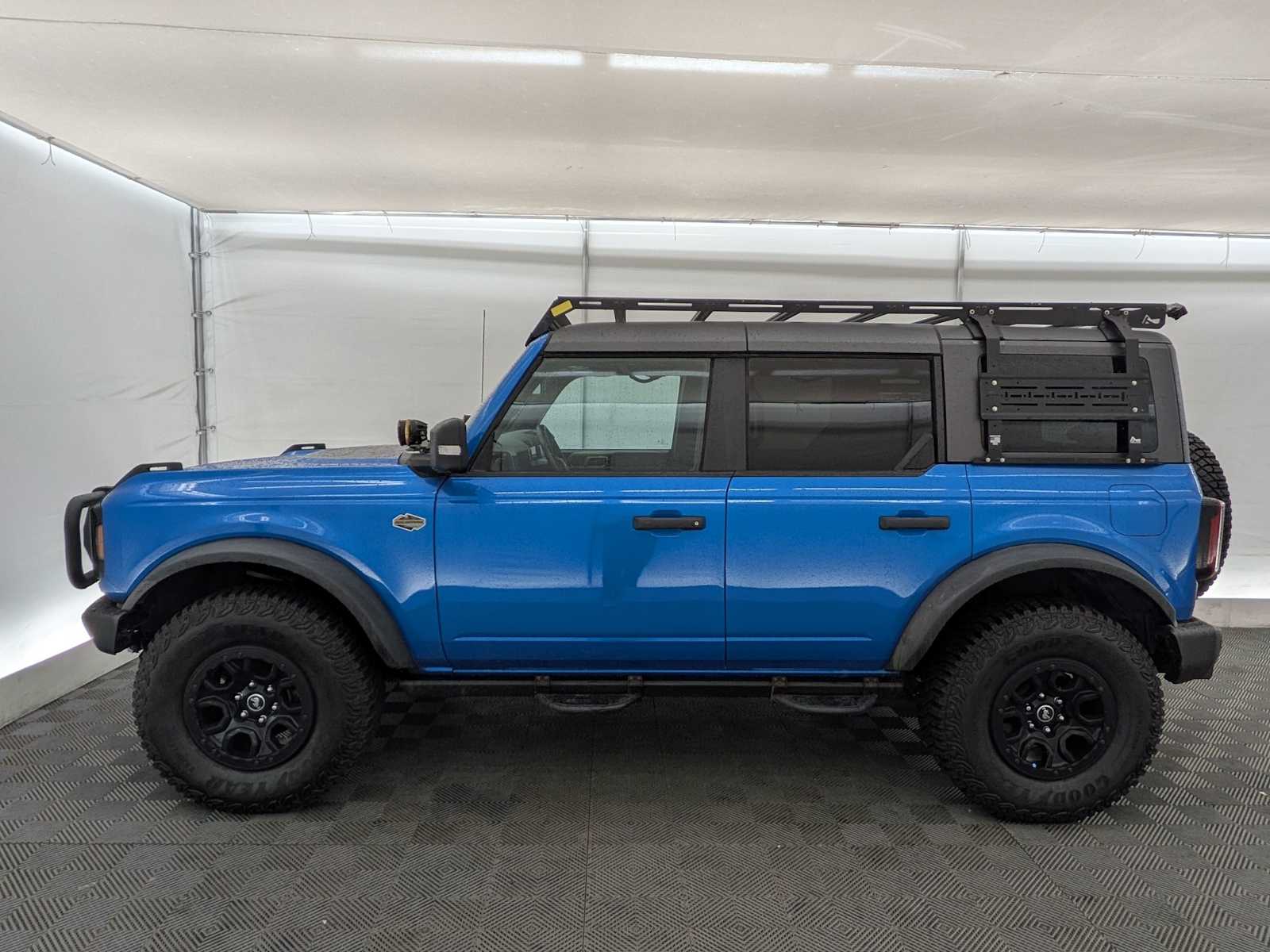 2023 Ford Bronco Base photo 2