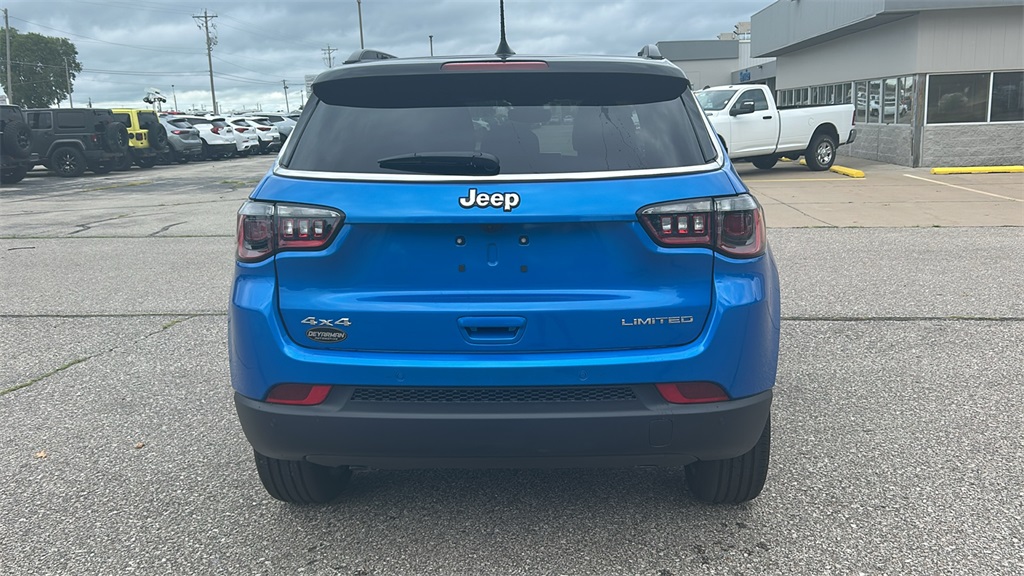 2025 Jeep Compass Limited photo 3