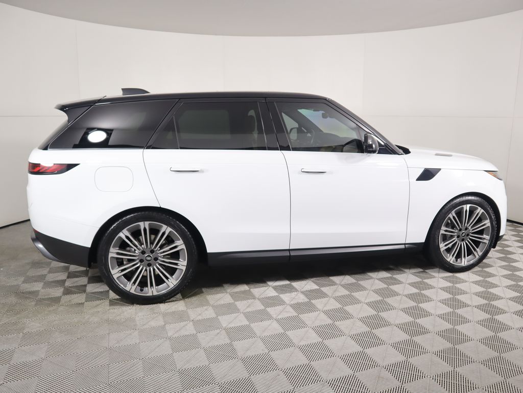 2024 Land Rover Range Rover Sport SE photo 4