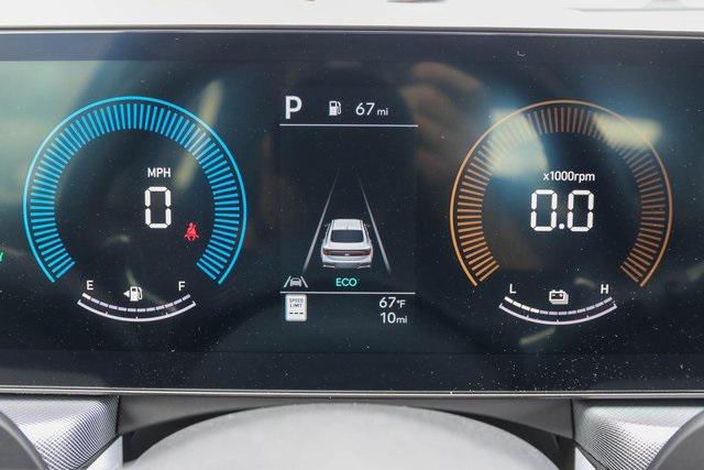 New 2025 Silver Hyundai SEL image 23