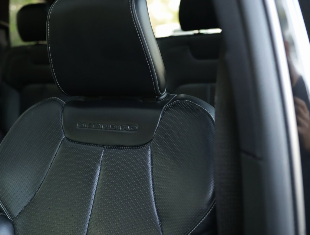 2022 Jeep Grand Cherokee Overland photo 27
