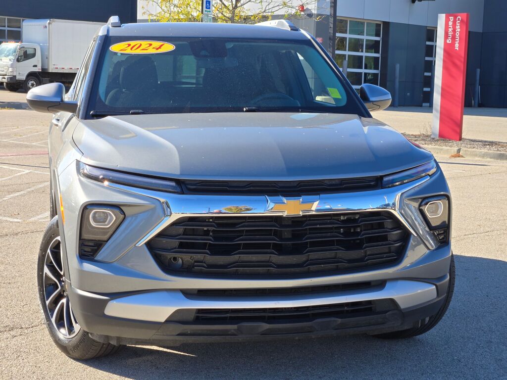 2024 Chevrolet Trailblazer LT photo 3