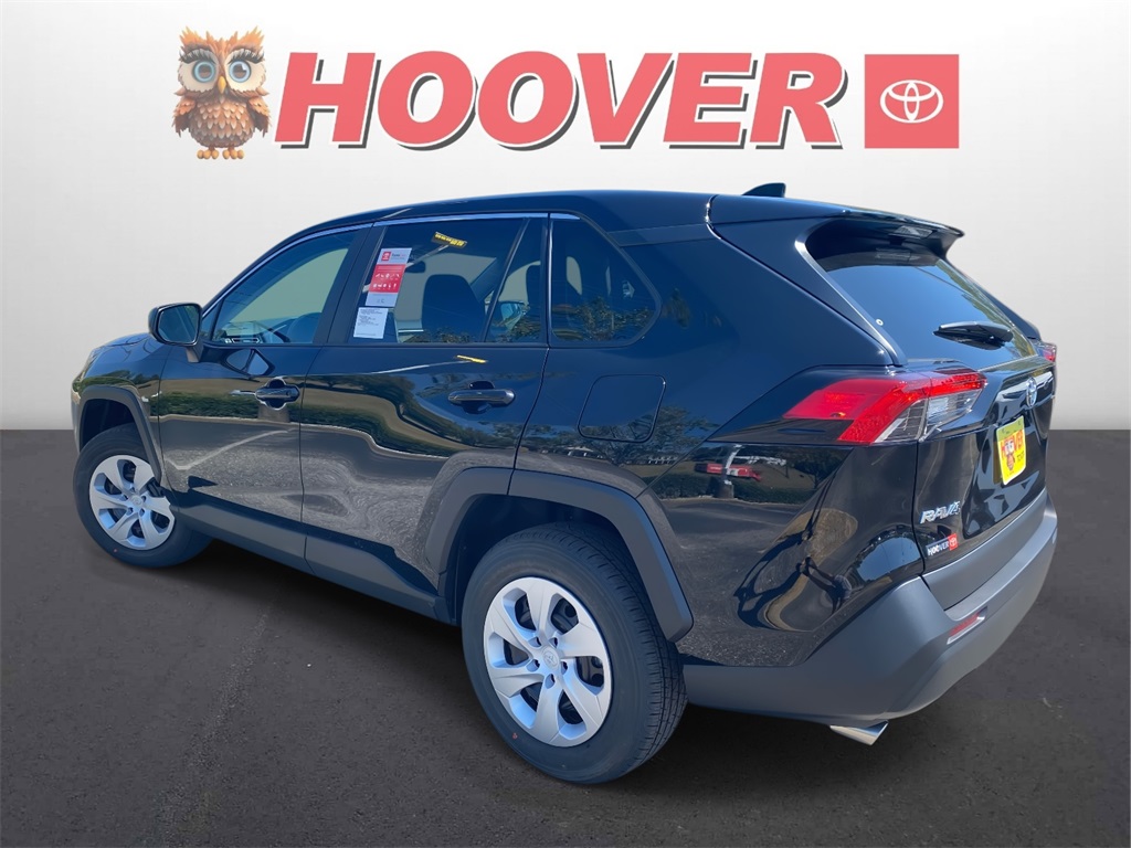 2025 Toyota RAV4 LE photo 3