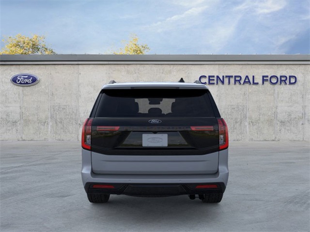 2025 Ford Expedition photo 3