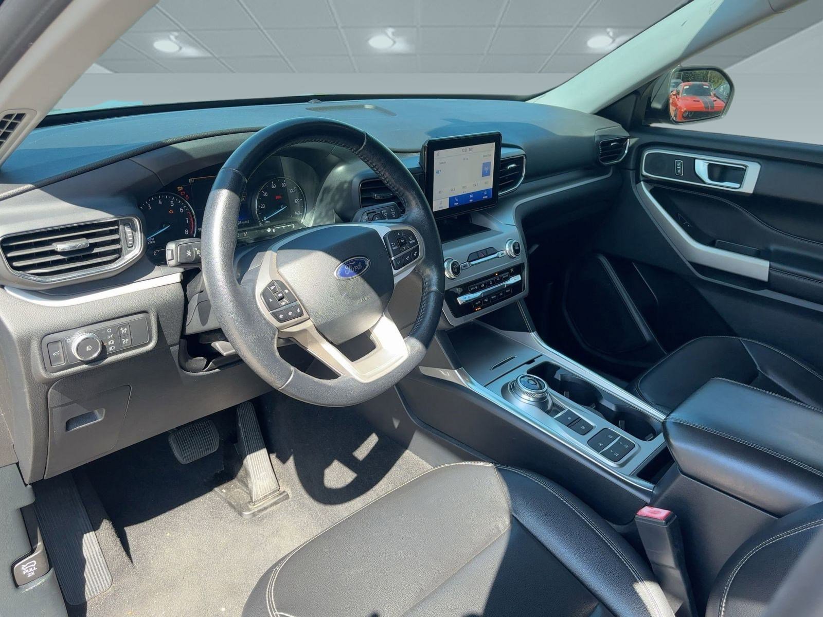 2020 Ford Explorer XLT photo 3