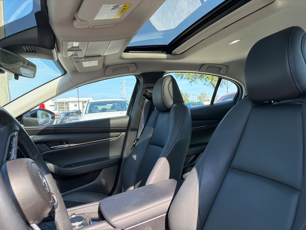 2022 Mazda Mazda3 Preferred photo 2