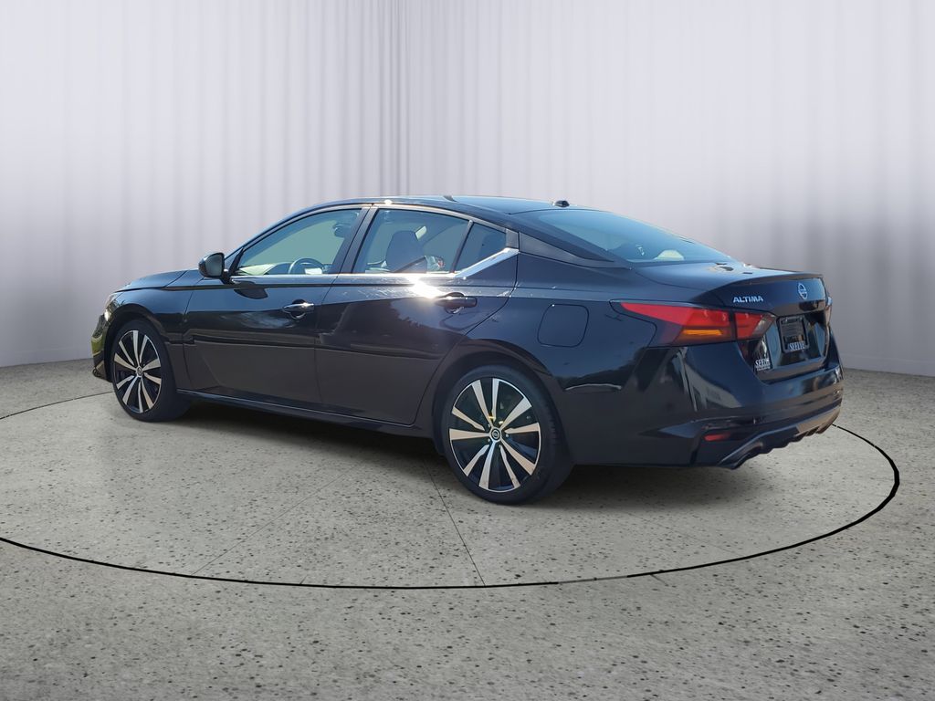 2022 Nissan Altima 2.5 SR photo 3
