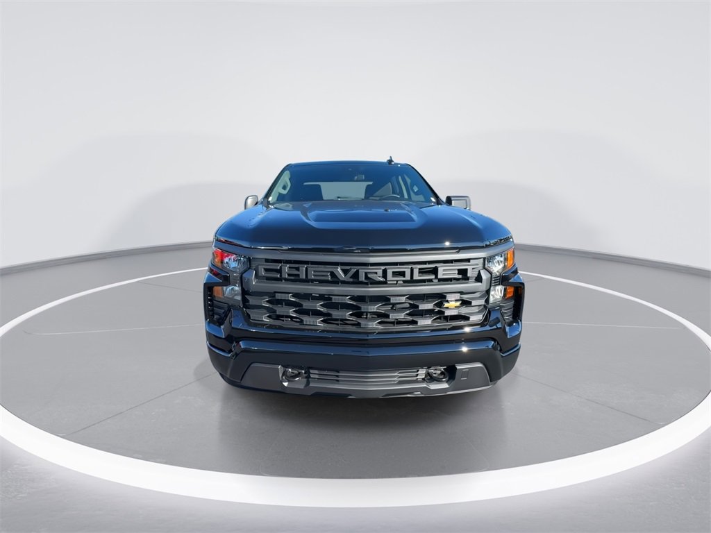 2026 Chevrolet Silverado 1500 Custom photo 2