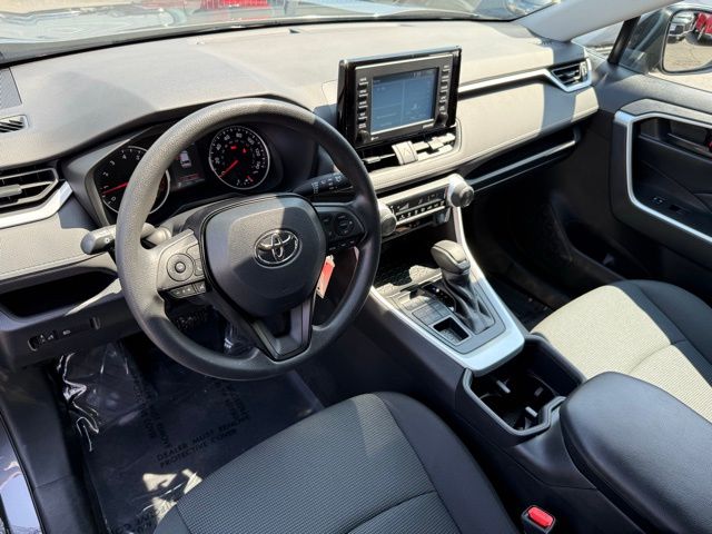 2022 Toyota RAV4 LE photo 27