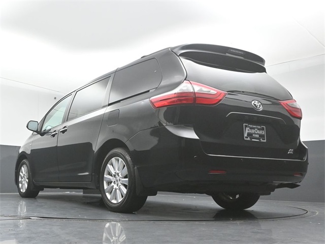 2017 TOYOTA SIENNA - Image 39
