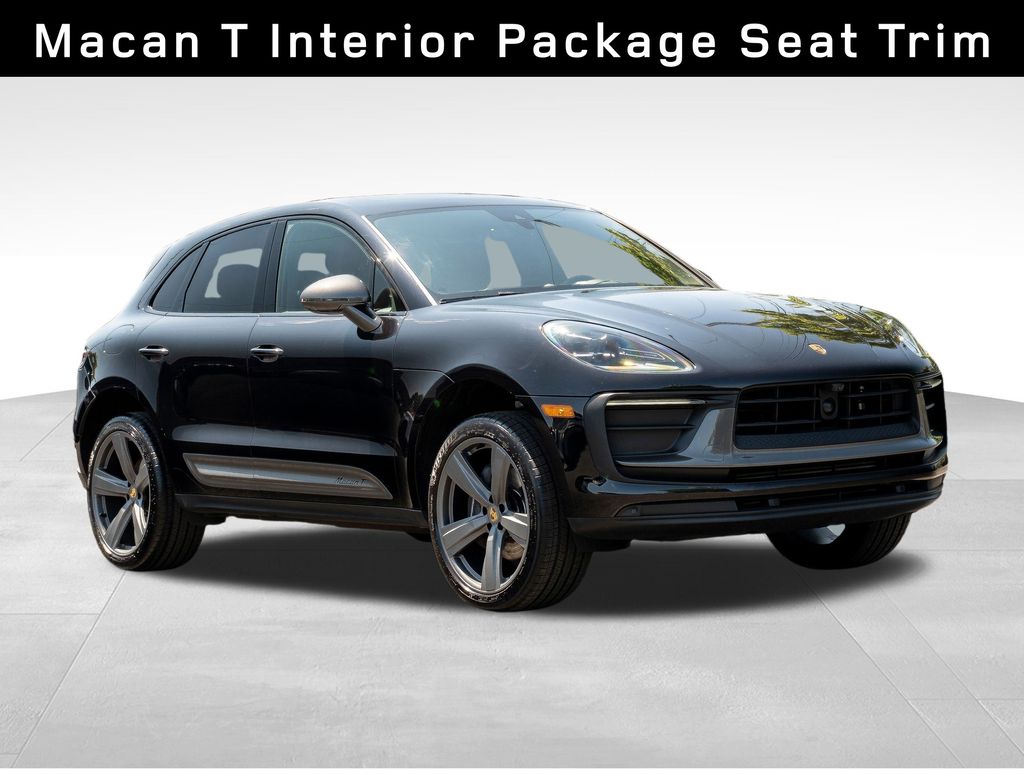 2024 Porsche Macan T photo 3