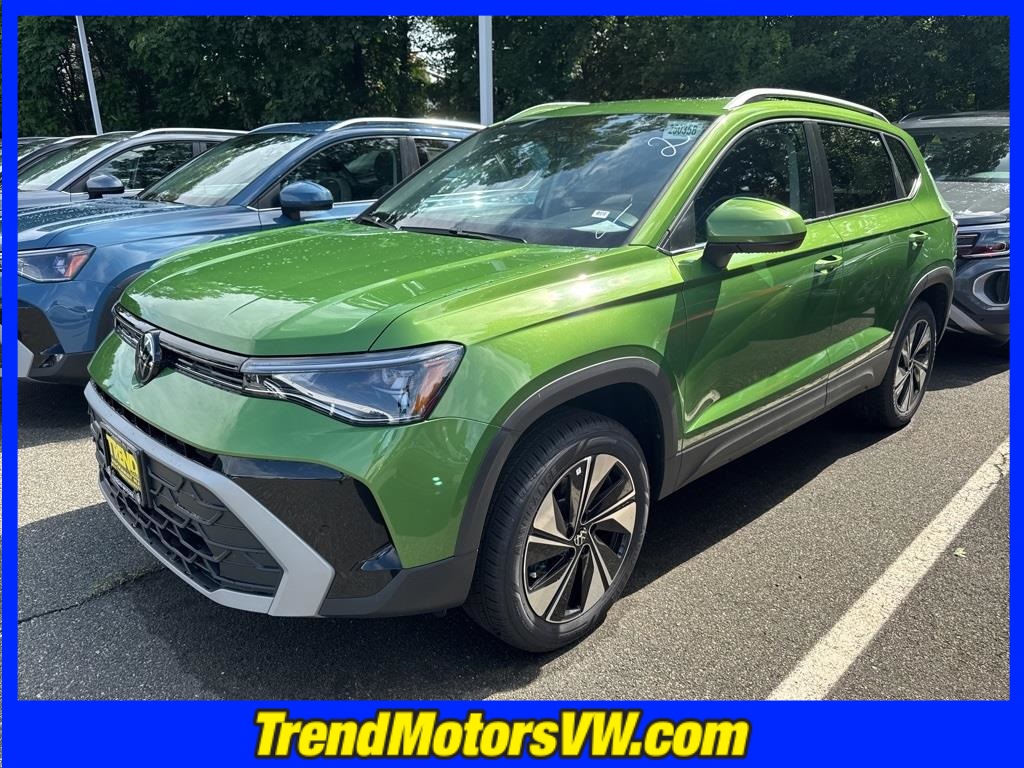 2025 Volkswagen Taos SE photo 3
