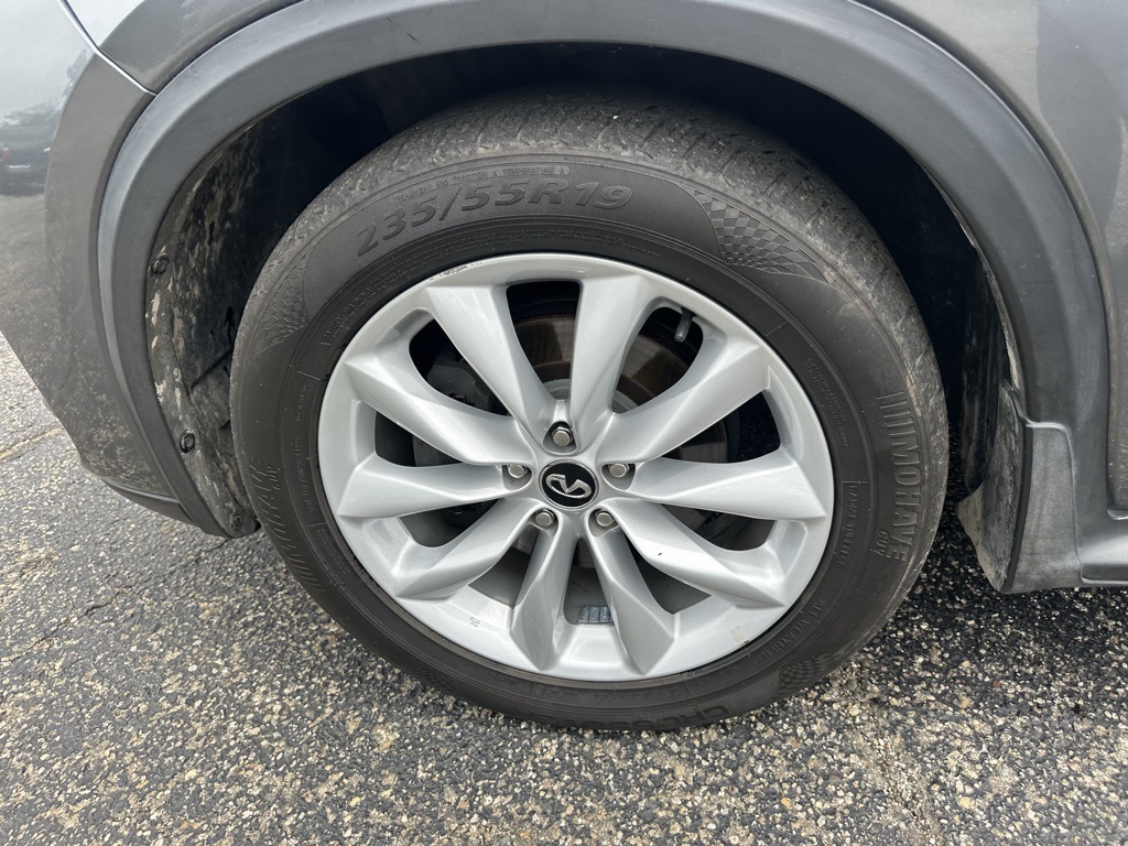 2019 Infiniti QX50 Essential photo 29
