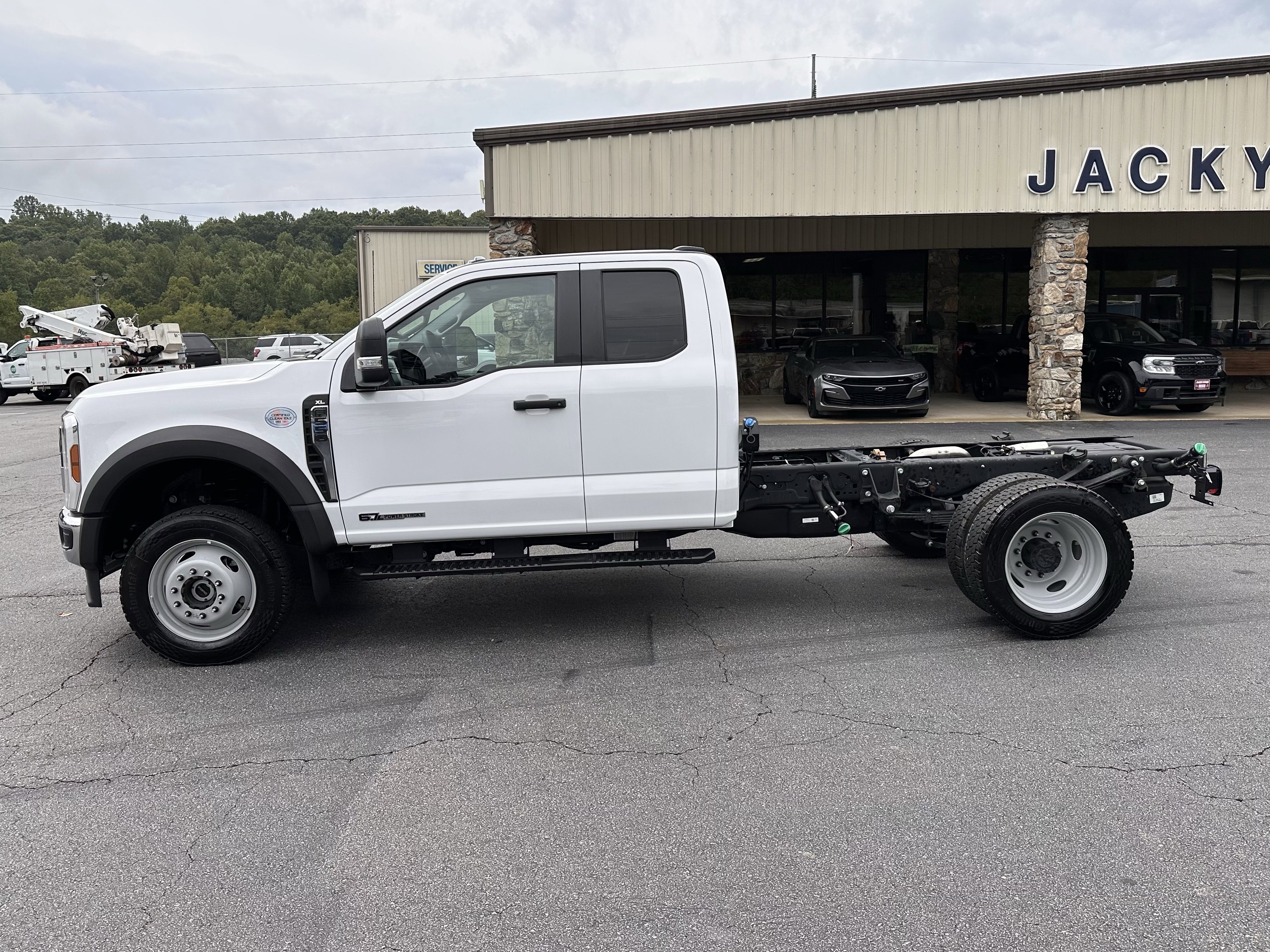 2024 Ford F-550 Super Duty Chassis Cab XL's photo