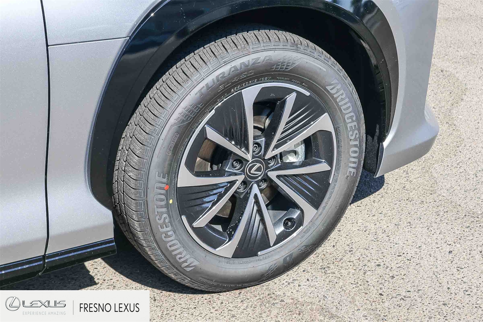 2025 Lexus RZ 450e photo 9