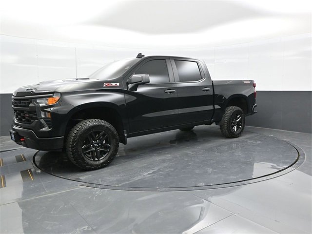 2025 Chevrolet Silverado 1500 Custom Trail Boss photo 2
