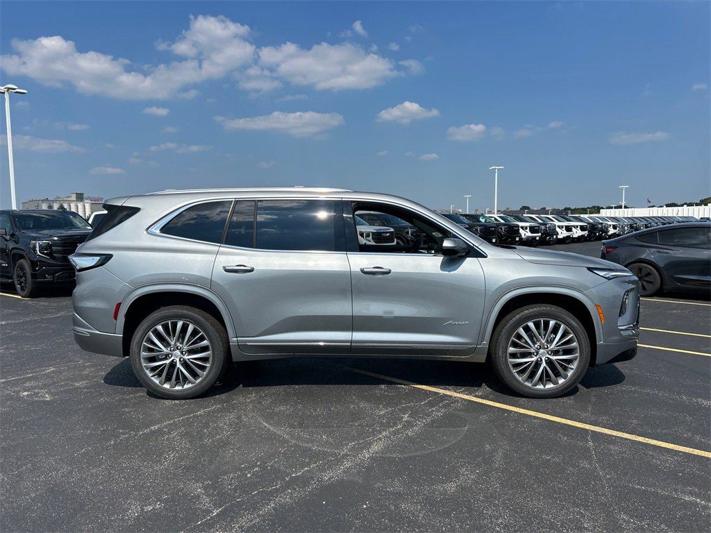 2026 Buick Enclave Avenir photo 9