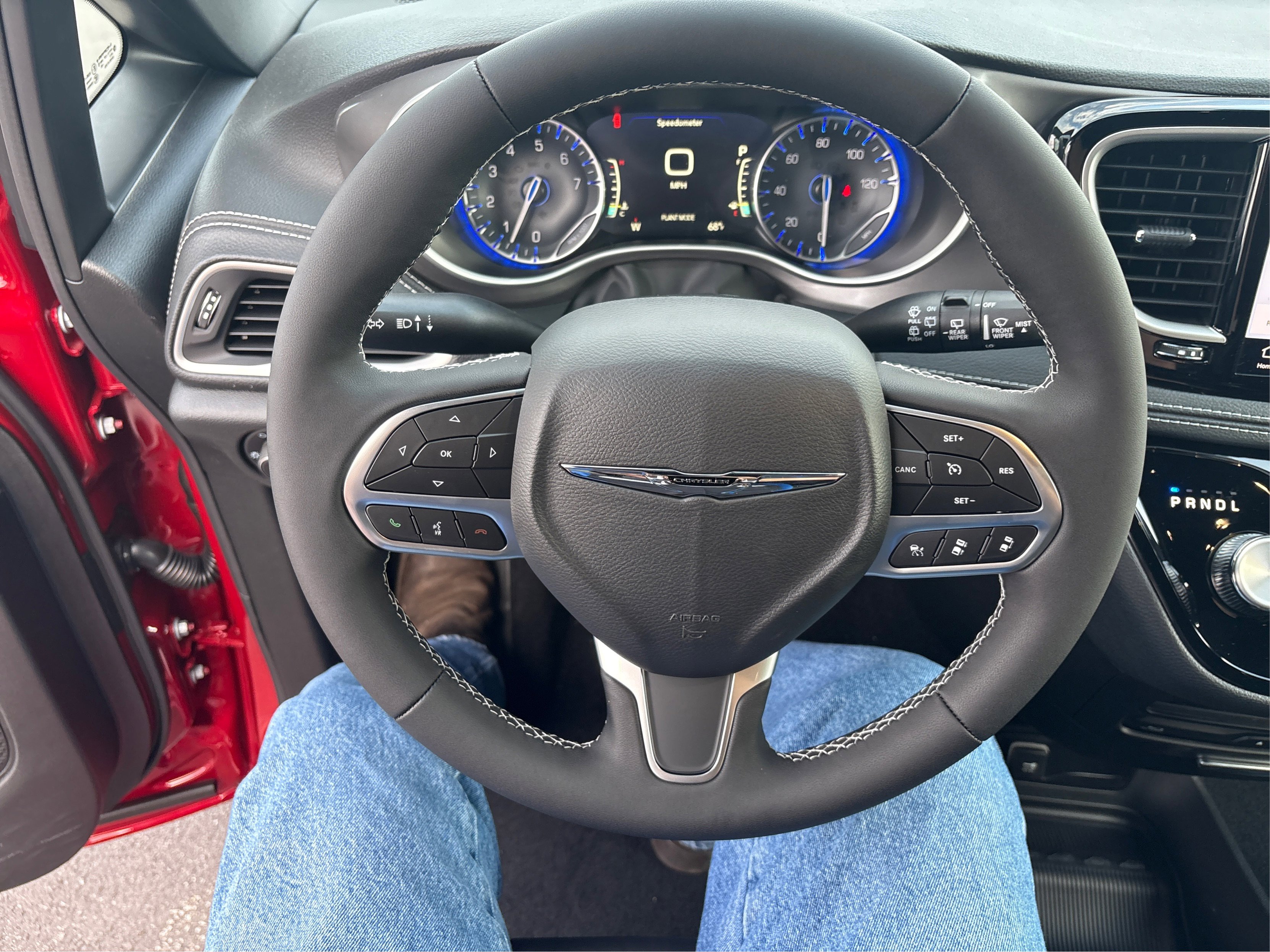 2025 Chrysler Pacifica photo 12