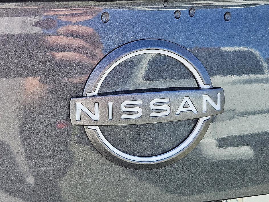 2025 Nissan Versa SR photo 12