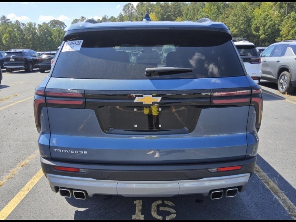 2025 Chevrolet Traverse photo 5