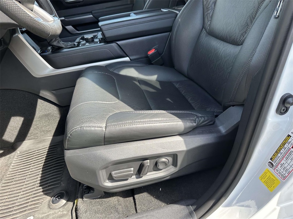 2023 Toyota Tundra SR5 CrewMax photo 15