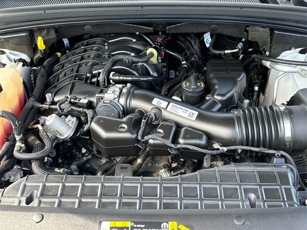 2023 Jeep Grand Cherokee Laredo photo 10