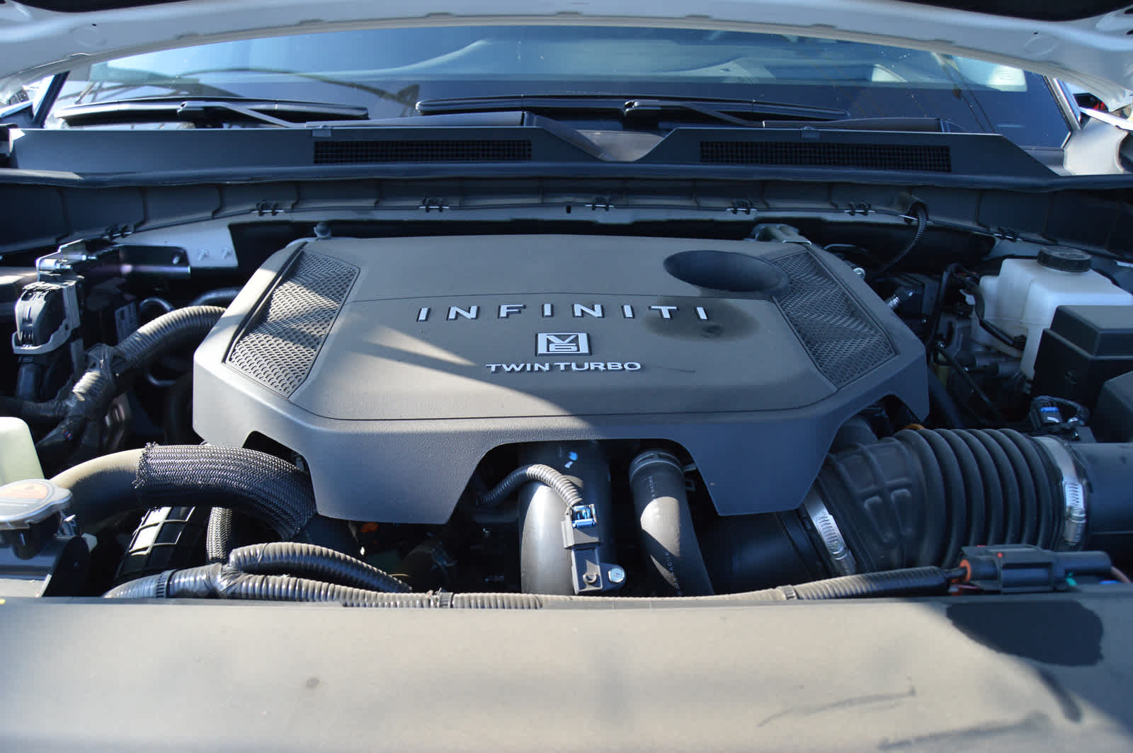 2025 INFINITI QX80 Sensory 4WD - Photo 27