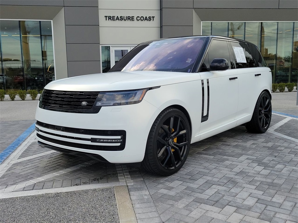 2023 Land Rover Range Rover SE's photo