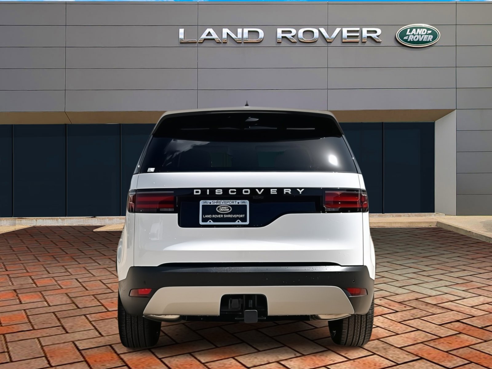 2025 Land Rover Discovery S photo 2