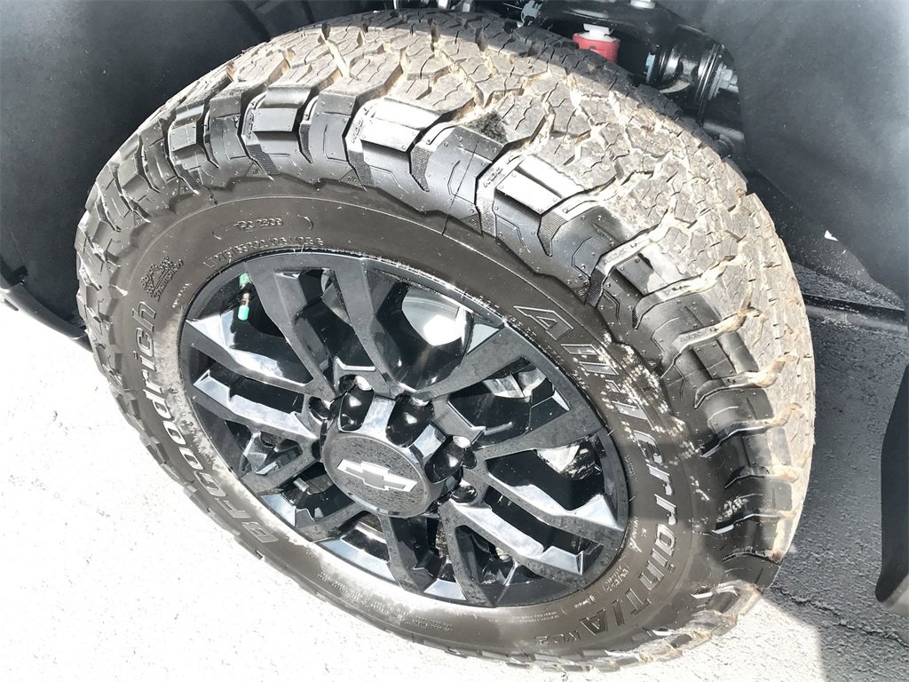 2025 Chevrolet Silverado 2500HD LTZ photo 10
