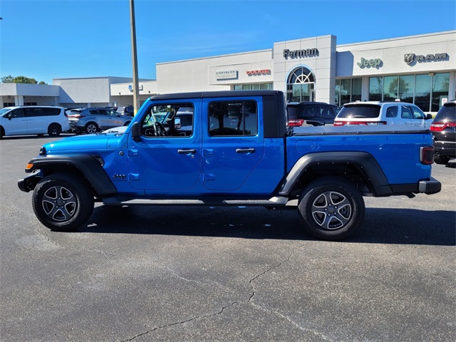 2022 Jeep Gladiator Sport photo 4