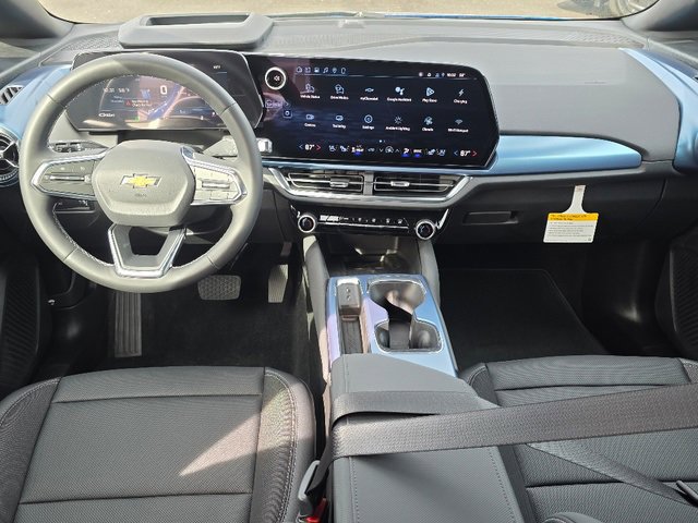 2026 Chevrolet Equinox EV 1LT photo 2