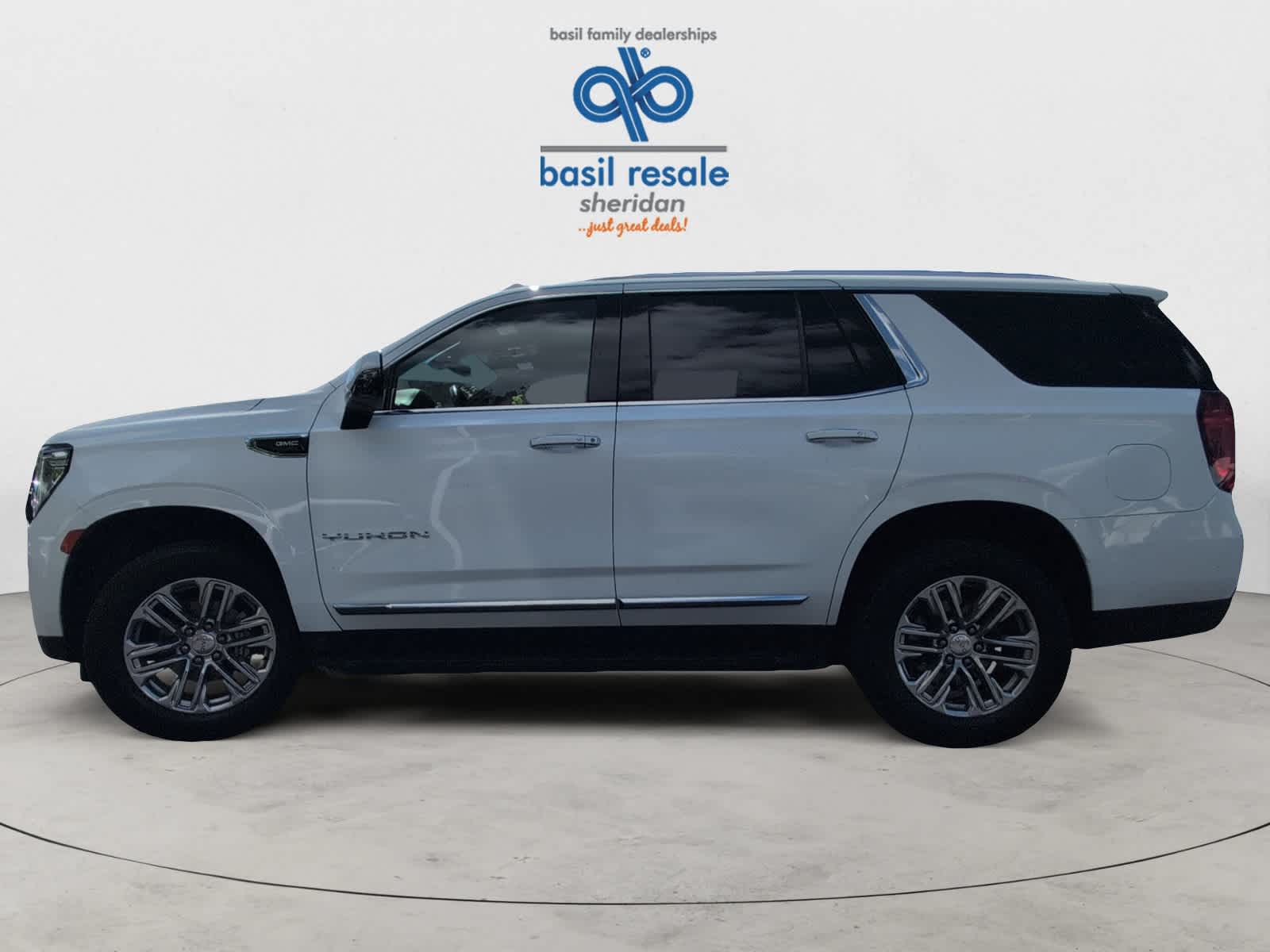 2021 Gmc Yukon SLT photo 3