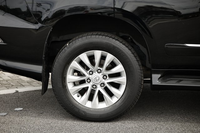 2019 Lexus GX 460 photo 4