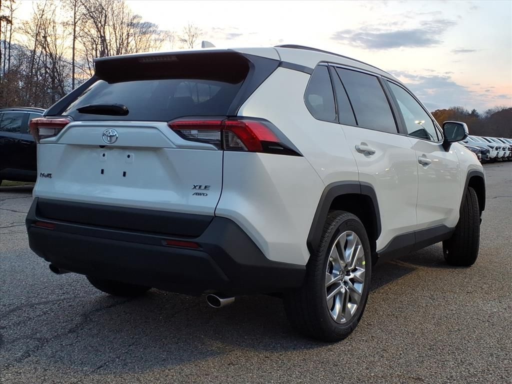 2025 Toyota RAV4 XLE Premium photo 2
