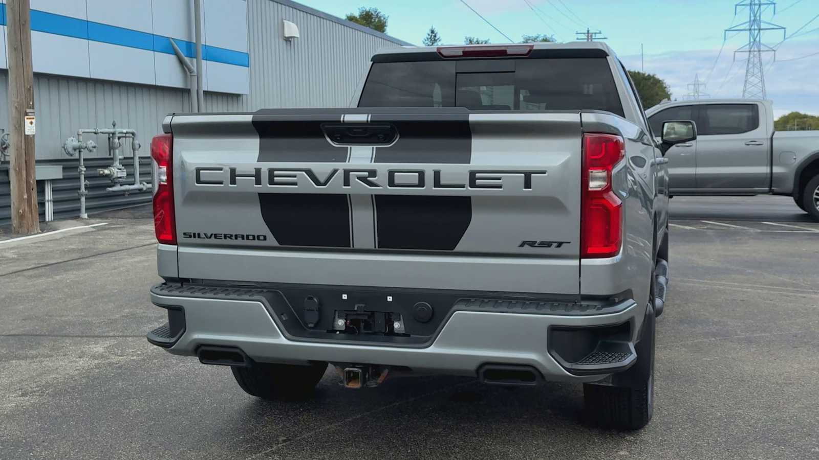2023 Chevrolet Silverado 1500 RST photo 3
