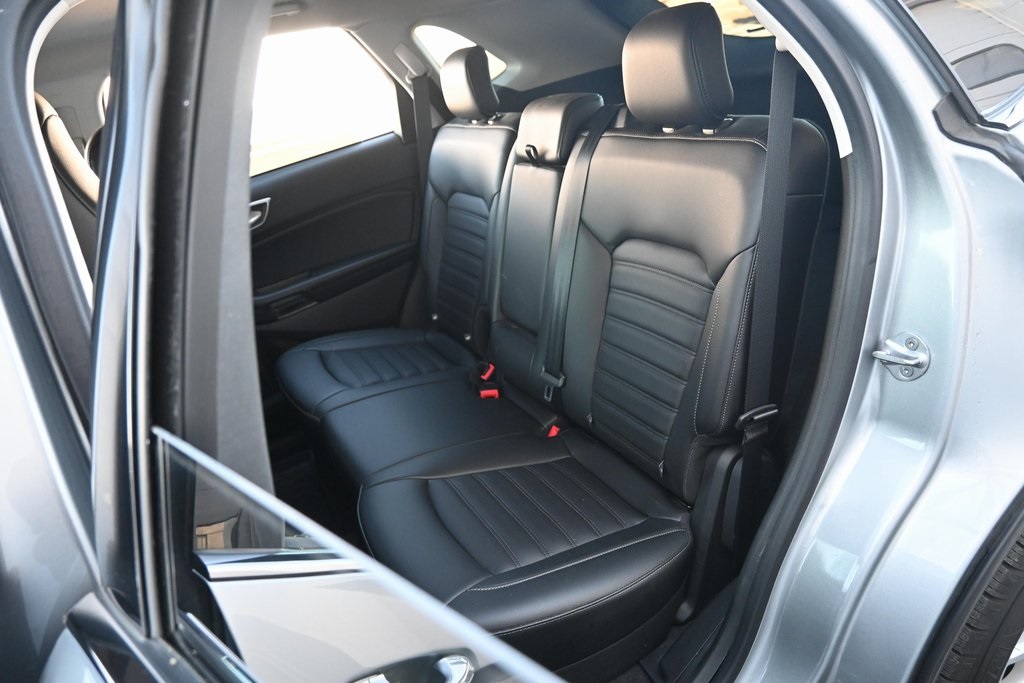 2022 Ford Edge SEL photo 26