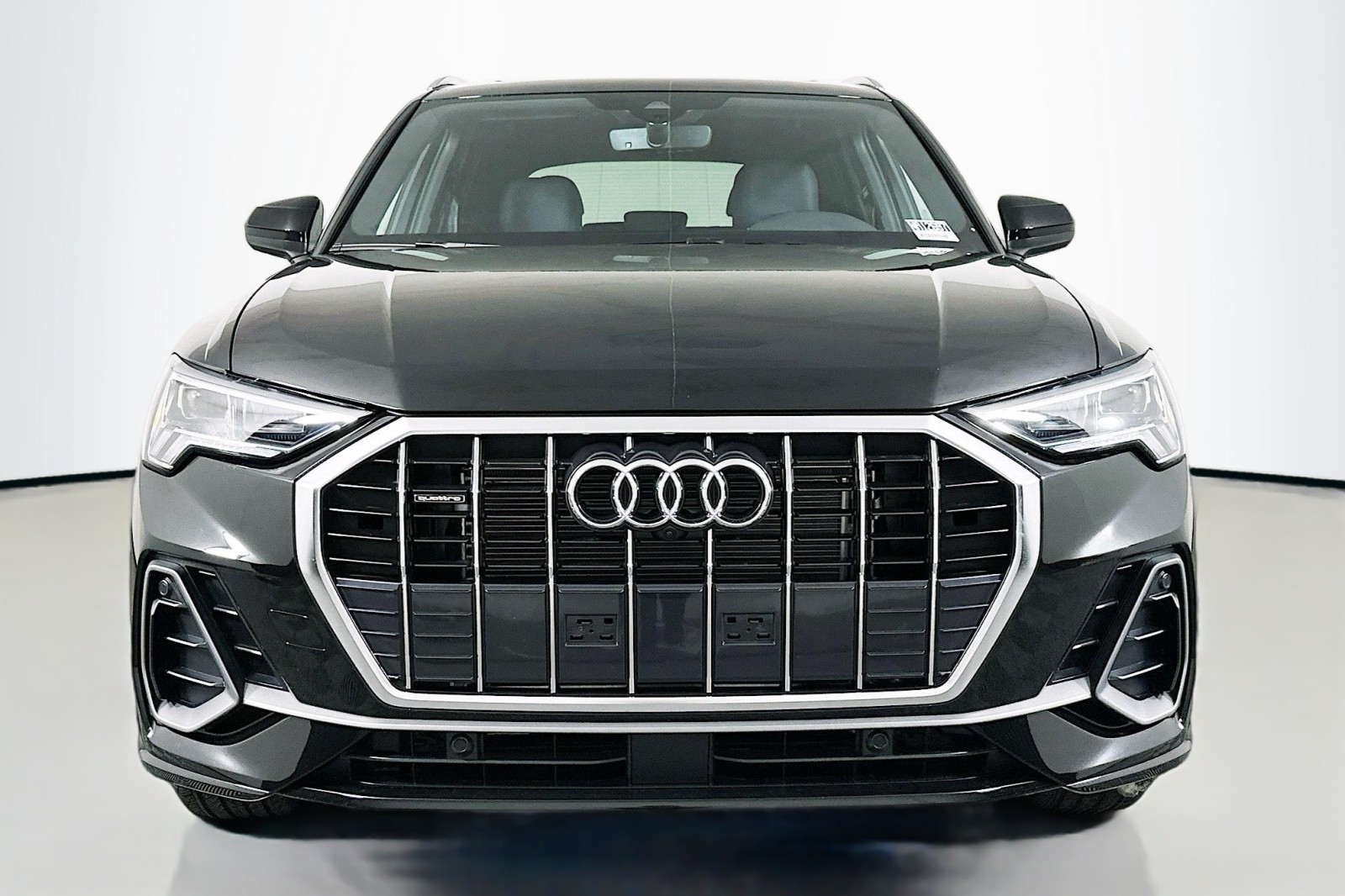 2025 Audi Q3 S line Premium Plus photo 2