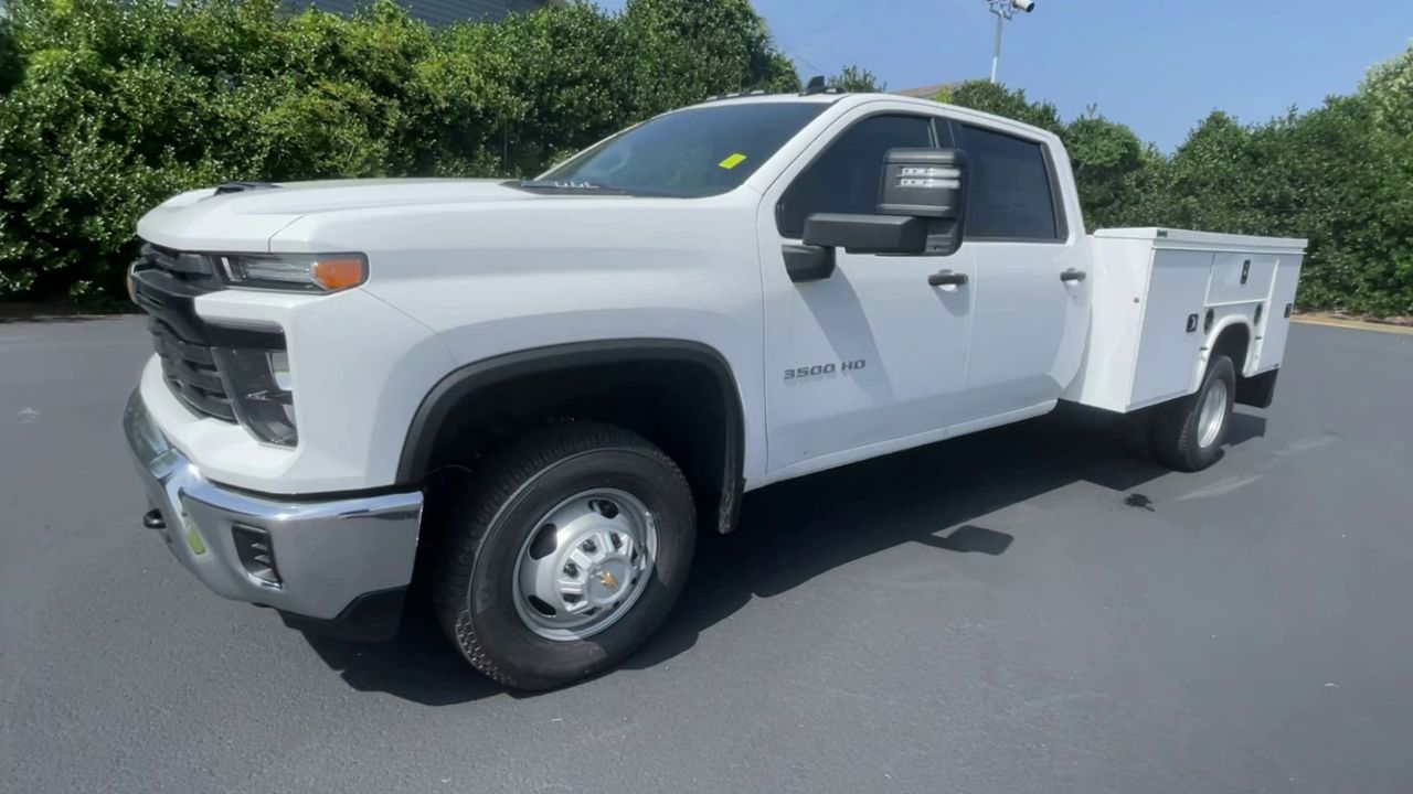 2024 Chevrolet Silverado 3500HD Work Truck photo 30